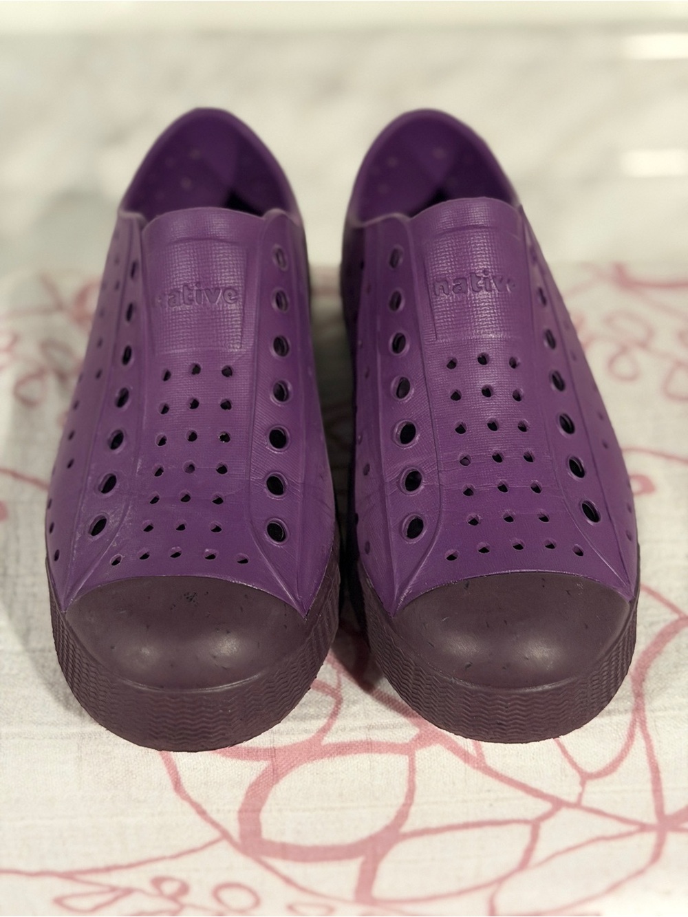 Native Jefferson Bloom Shoes Kids Purple Slip-On Sneakers with Dark Toe C13 - Picture 3 of 12